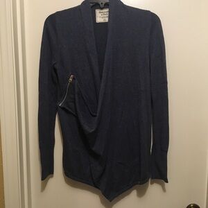 Abercrombie & Fitch Women's Blue Sweater